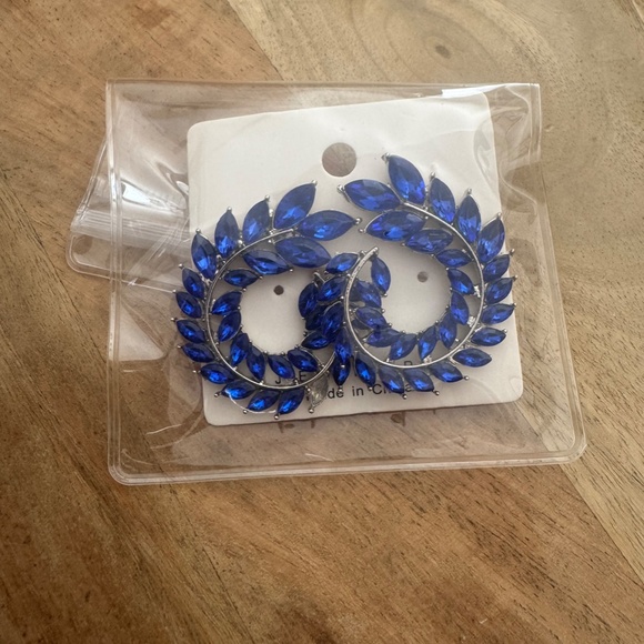 MACY LIVE SHOW LISTING EVERYTHING ON SALE - Picture 2 of 4